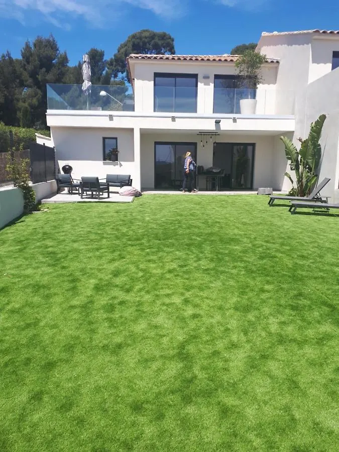 Vila L Olivier Sanary A Francie